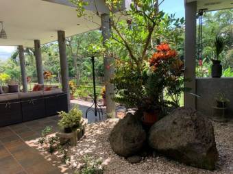 Se vende casa con amplio lote de 3,000m2 en La Garita Alajuela 26-131