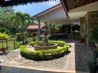 Se vende casa con amplio lote de 3,000m2 en La Garita Alajuela 26-131
