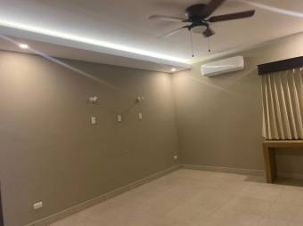 Se vende casa con amplio lote de 3,000m2 en La Garita Alajuela 26-131