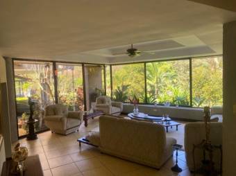 Se vende casa con amplio lote de 3,000m2 en La Garita Alajuela 26-131