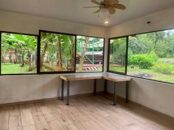 Se vende casa con amplio lote de 3,000m2 en La Garita Alajuela 26-131