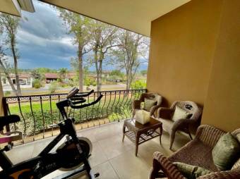 Se vende moderna casa con patio en condominio de Guácima Alajuela 23-1512