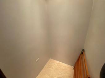 Se vende espacioso apartamento para inversión en San Rafael Escazú 25-692