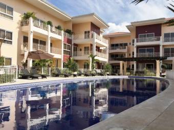 Se vende espacioso apartamento para inversión en San Rafael Escazú 25-692