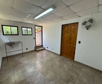 One-story corner house for sale in Ciudad Hacienda Los Reyes, La Guacima.