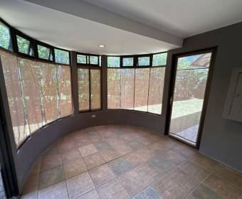 One-story corner house for sale in Ciudad Hacienda Los Reyes, La Guacima.