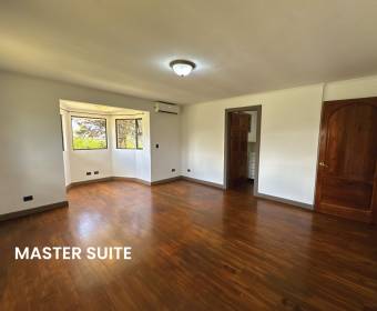 One-story corner house for sale in Ciudad Hacienda Los Reyes, La Guacima.