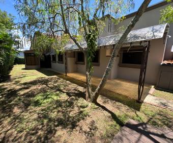 One-story corner house for sale in Ciudad Hacienda Los Reyes, La Guacima.