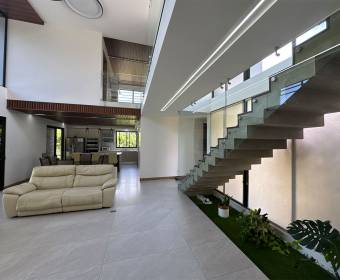 House with 4 bedrooms for sale in the Hacienda Espavel condominium in La Guacima.