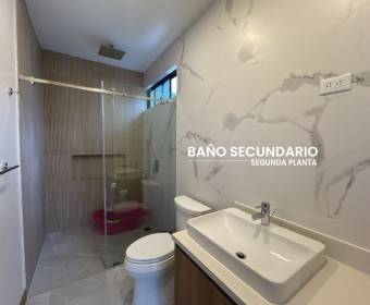 House with 4 bedrooms for sale in the Hacienda Espavel condominium in La Guacima.