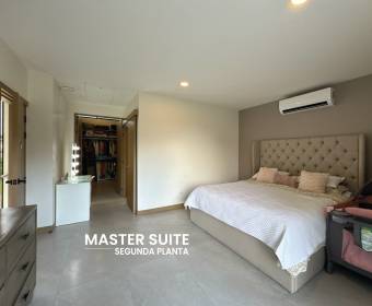 House with 4 bedrooms for sale in the Hacienda Espavel condominium in La Guacima.