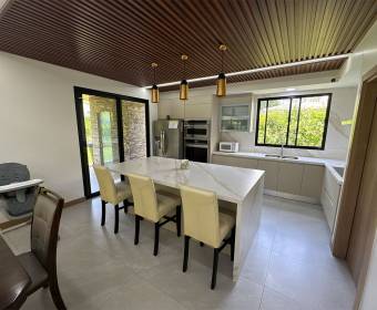 House with 4 bedrooms for sale in the Hacienda Espavel condominium in La Guacima.