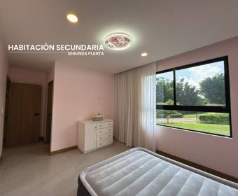 House with 4 bedrooms for sale in the Hacienda Espavel condominium in La Guacima.