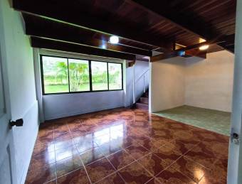 Descubre la Tranquilidad Casa en Volio con Jardín, Árboles Frutales y Aire Fresco.