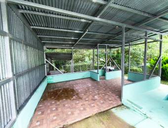 Descubre la Tranquilidad Casa en Volio con Jardín, Árboles Frutales y Aire Fresco.