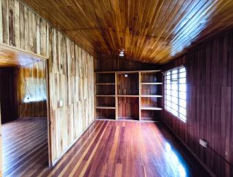 Descubre la Tranquilidad Casa en Volio con Jardín, Árboles Frutales y Aire Fresco. Descubre la Tranquilidad Casa en Volio con Jardín, Árboles Frutales y Aire Fresco.