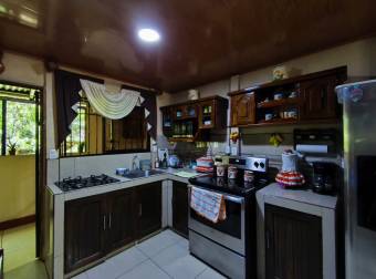 ¡Tú Nuevo Hogar te Espera en Atenas, Barrio San José Sur! 