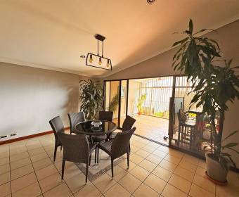 House for sale in Bosques de Doña Rosa Residential Complex, Cariari, Belén.