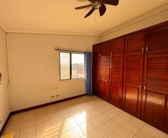 House for sale in Bosques de Doña Rosa Residential Complex, Cariari, Belén.