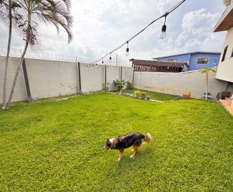 House for sale in Bosques de Doña Rosa Residential Complex, Cariari, Belén.