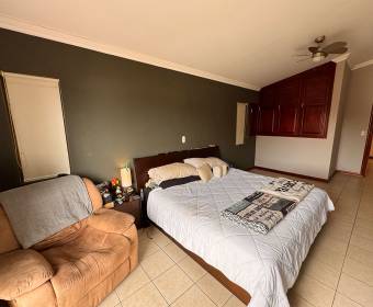 House for sale in Bosques de Doña Rosa Residential Complex, Cariari, Belén.