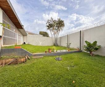 House for sale in Bosques de Doña Rosa Residential Complex, Cariari, Belén.