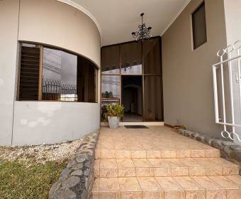 House for sale in Bosques de Doña Rosa Residential Complex, Cariari, Belén.