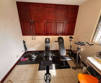 House for sale in Bosques de Doña Rosa Residential Complex, Cariari, Belén.