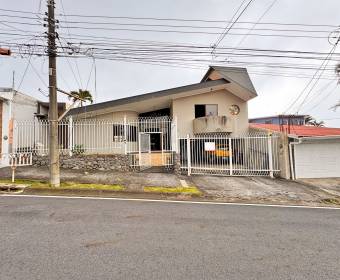 House for sale in Bosques de Doña Rosa Residential Complex, Cariari, Belén.