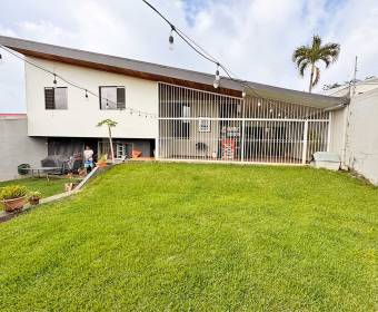 House for sale in Bosques de Doña Rosa Residential Complex, Cariari, Belén.