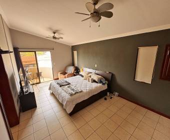 House for sale in Bosques de Doña Rosa Residential Complex, Cariari, Belén.