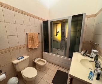 House for sale in Bosques de Doña Rosa Residential Complex, Cariari, Belén.