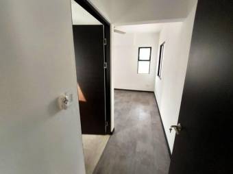 Se vende espaciosa casa con amplio patio en villa del sol 25-1671