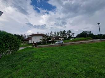 Se vende lote plano en exclusivo condominio de Guácima Alajuela 25-1970