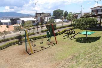 Se alquila apartamento amoblado en residencial de Ulloa Heredia 26-272