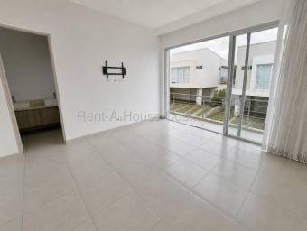 Se alquila casa en San Antonio Belén 27-225