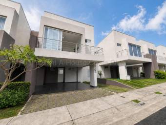 Se alquila casa en San Antonio Belén 27-225