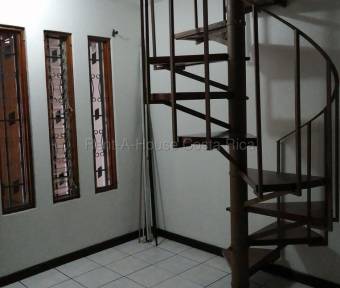 Se vende casa en Alajuela Centro 26-1529