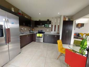 Se vende casa en Guacima Alajuela 26-723