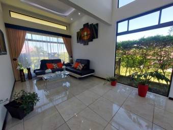 Se vende casa en Guacima Alajuela 26-723
