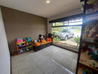 Se vende casa en Guacima Alajuela 26-723