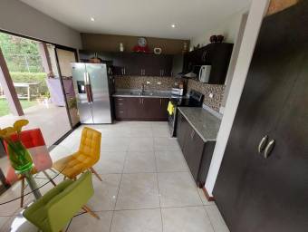 Se vende casa en Guacima Alajuela 26-723