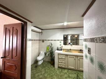 Se vende casa en Alajuela Centro 26-1601