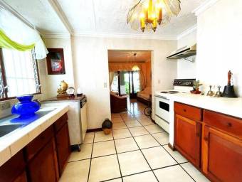 Se vende casa en Alajuela Centro 26-1601