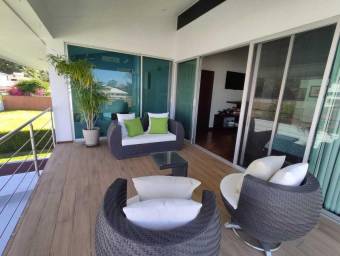 Se vende casa en Alajuela Centro 25-382