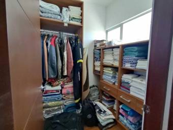 Se vende casa en Alajuela Centro 25-382