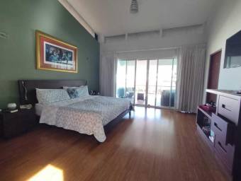 Se vende casa en Alajuela Centro 25-382
