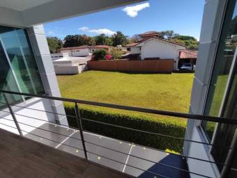 Se vende casa en Alajuela Centro 25-382