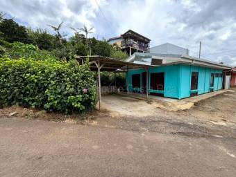 Venta de Casa en El Guarco-Patio de Agua, Cartago. RAH 27-233