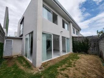 Alquiler de Casa en Condominio La Arboleda, Belén-Heredia. RAH 27-225